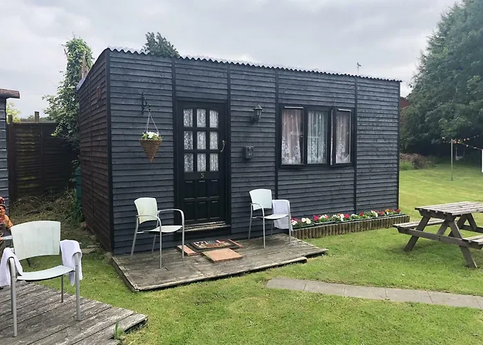 Charde Guest HouseAirport Hotel